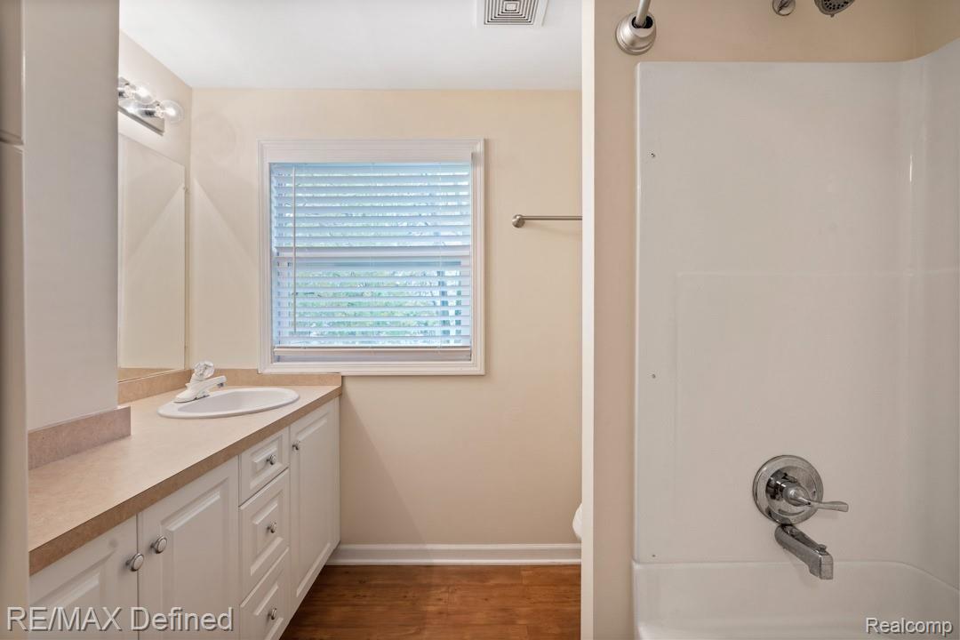 192 West Tienken Road Rochester, MI 48307 - Photo 26 of 38 192-Tienken-Rd-27.jpg