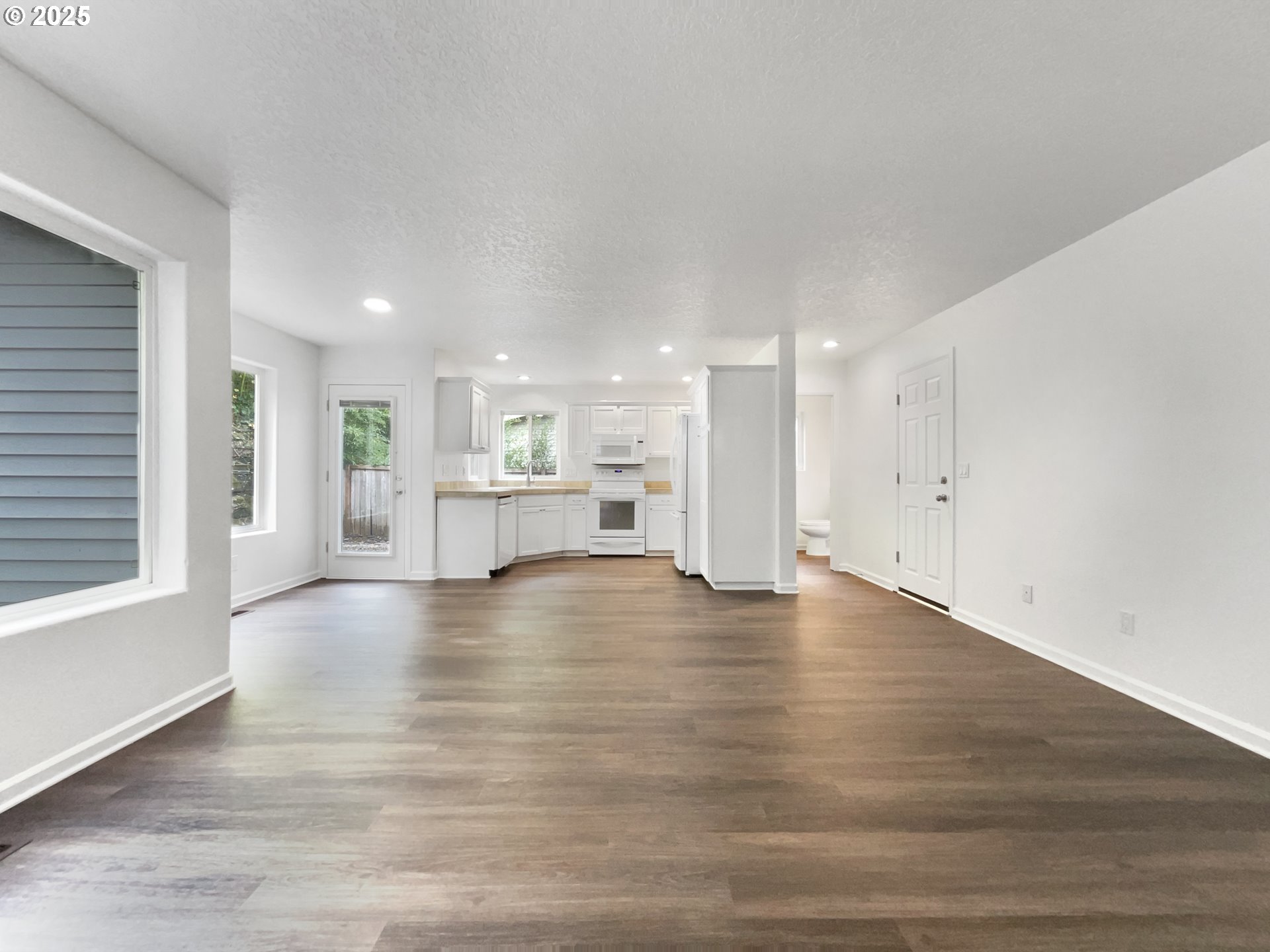 21730 Palisade Drive Fairview, OR 97024 - Photo 9 of 19