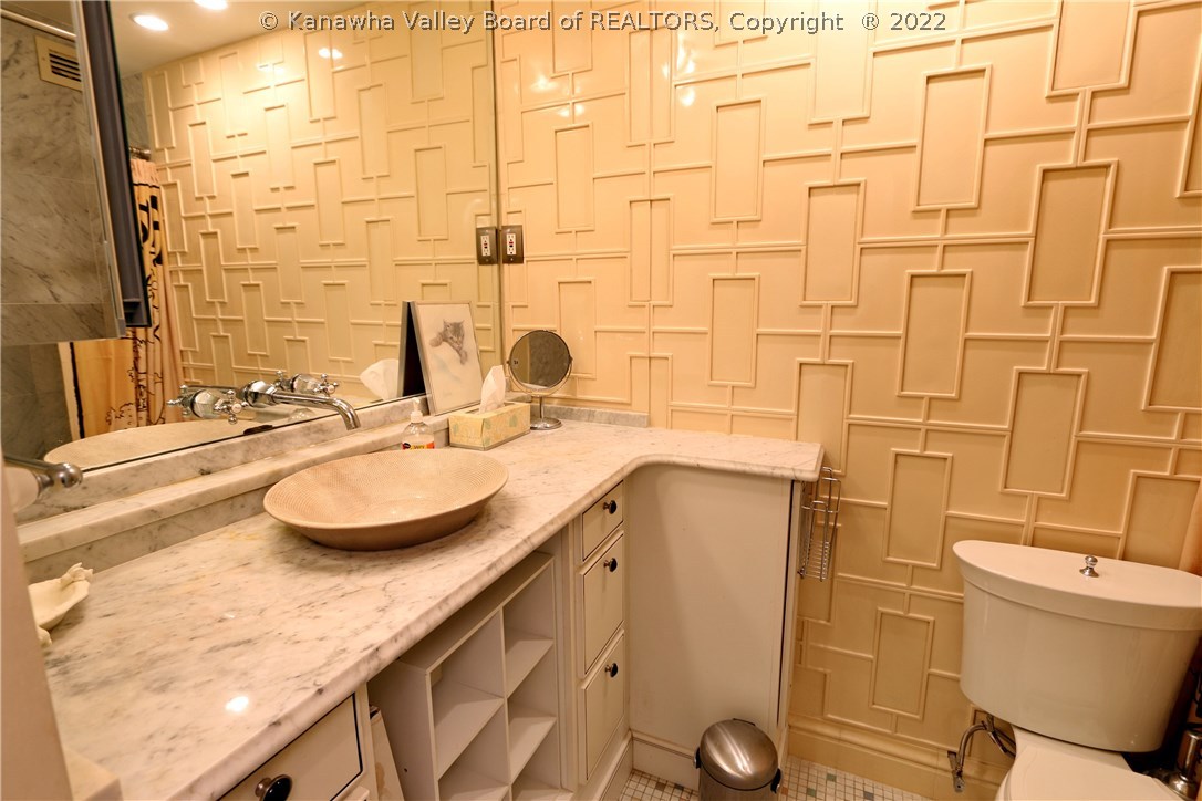 1800 Roundhill Road, Unit 1107 Charleston, WV 25314 - Photo 23 of 28 Gallery Image 23