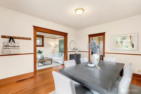 $1,025,000 | 4611 34th Avenue West, Seattle, WA 98199