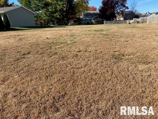 $34,900 | 2105 Alameda Drive, Pekin, IL 61554