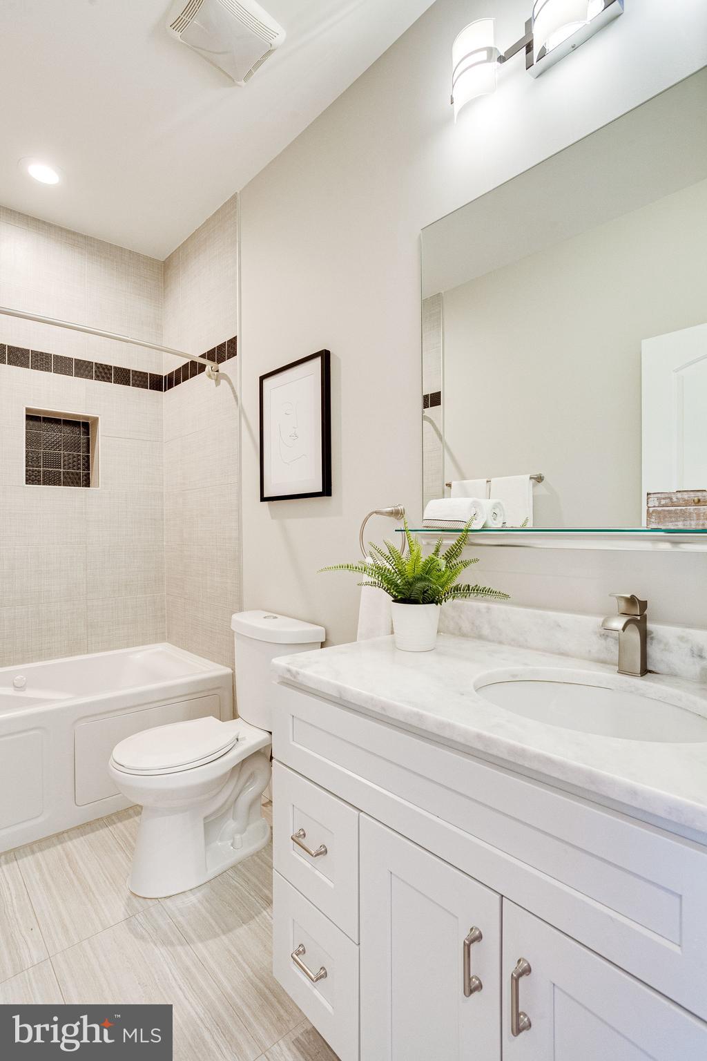 1327 Spring Road Northwest, Unit 2 Washington, DC 20010 - Photo 40 of 63