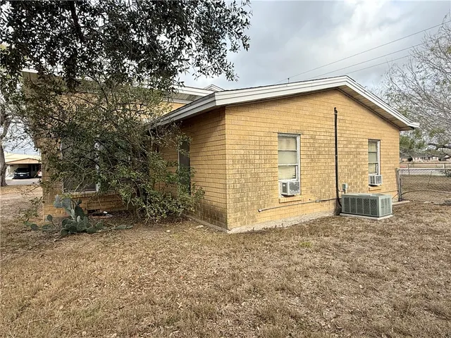 $50,000 | 1102 East Lawndale Drive, Kingsville, TX 78363