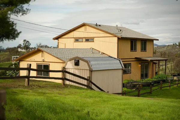 a view of a house