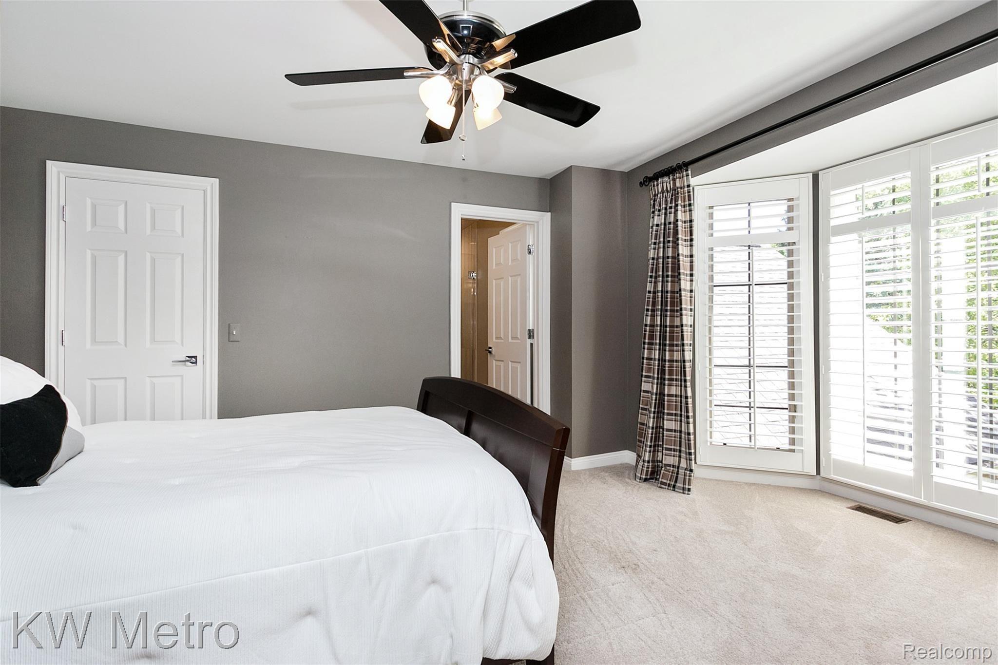1611 Wakefield Court Rochester, MI 48306 - Photo 29 of 59 Wakefield-28.jpg