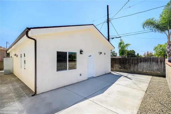 a view of a back yard of the house