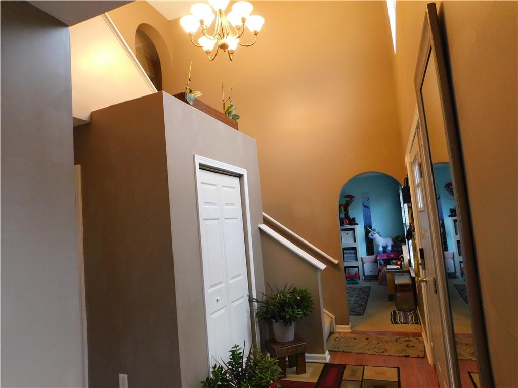 527 Blue Ridge Drive Coraopolis, PA 15108 - Photo 2 of 14 Gallery Image 2