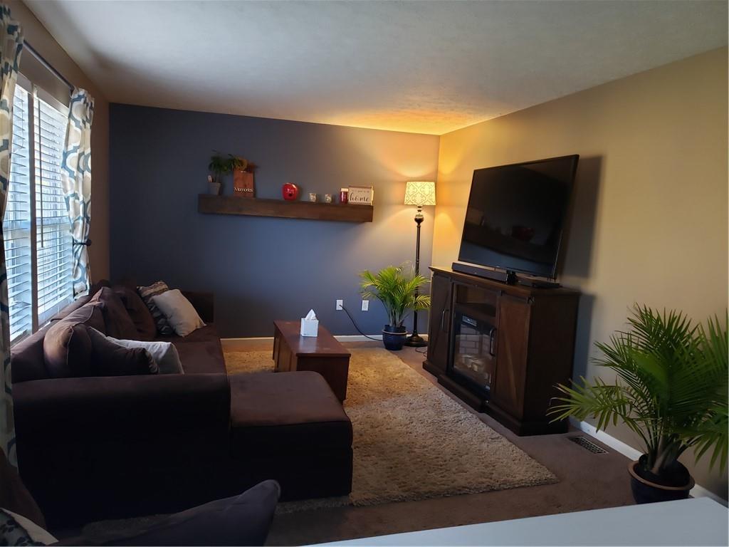 527 Blue Ridge Drive Coraopolis, PA 15108 - Photo 5 of 14 Gallery Image 5