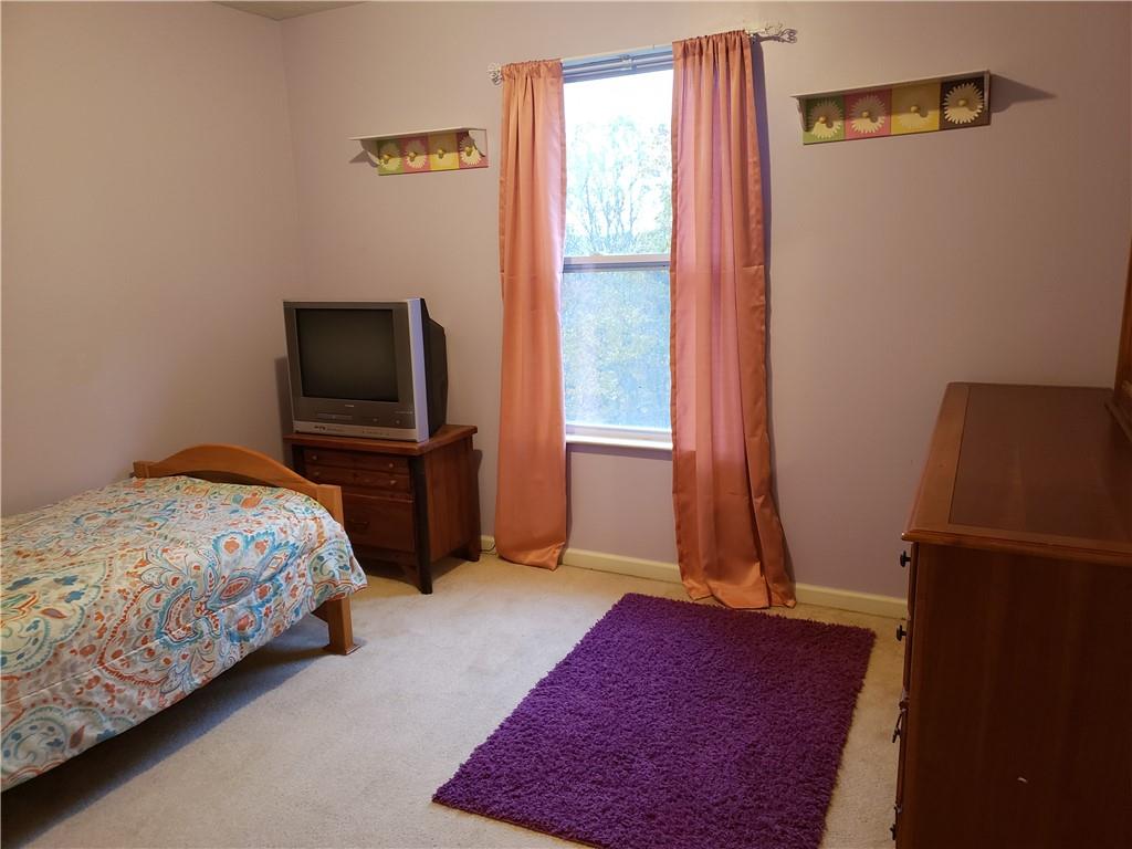527 Blue Ridge Drive Coraopolis, PA 15108 - Photo 8 of 14 Gallery Image 8