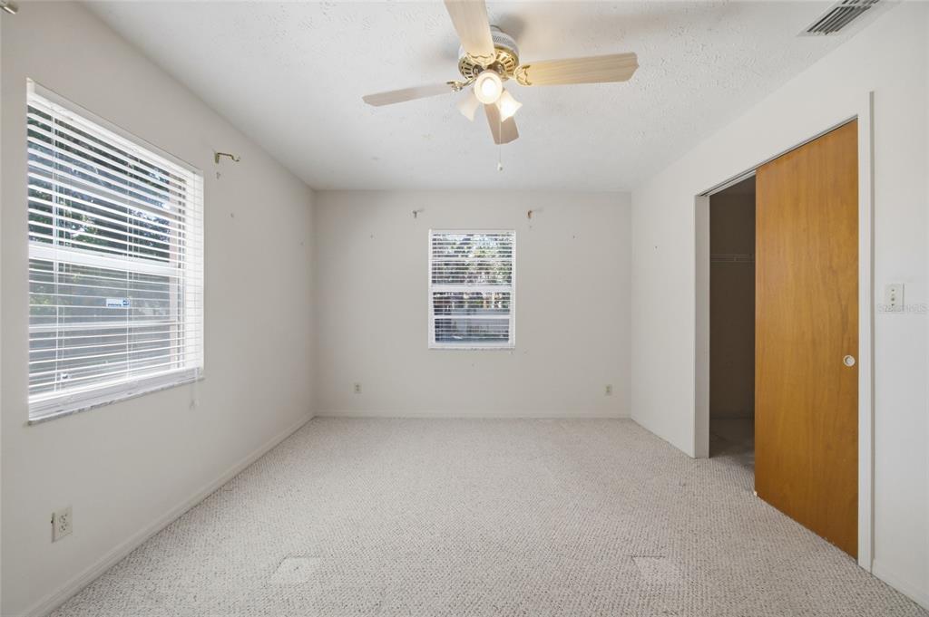 1405 Seffner Valrico Road Valrico, FL 33594 - Photo 17 of 39