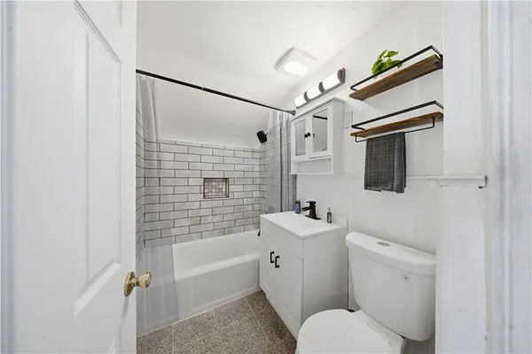 $219,900 | 407 Malden Street, Greece, NY 14615