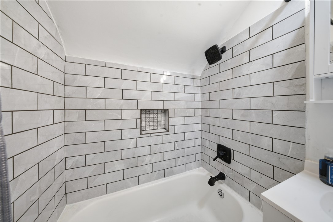 407 Malden Street Greece, NY 14615 - Photo 22 of 38