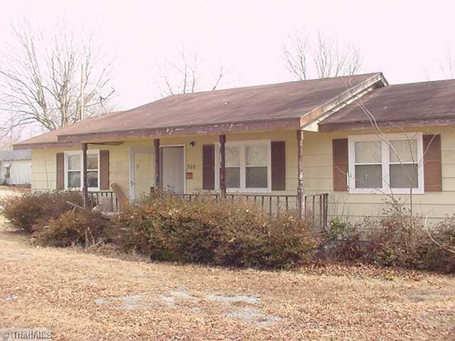 906 Gaines Avenue High Point, NC 27263 - Photo 1 of 1 Exterior Front.
