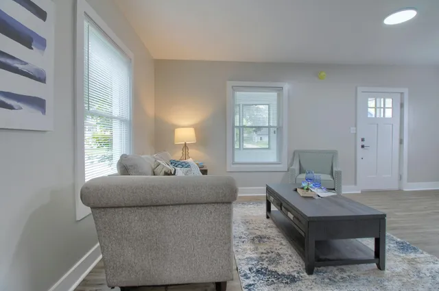 $152,800 | 609 West Biddle Street, Jackson, MI 49203