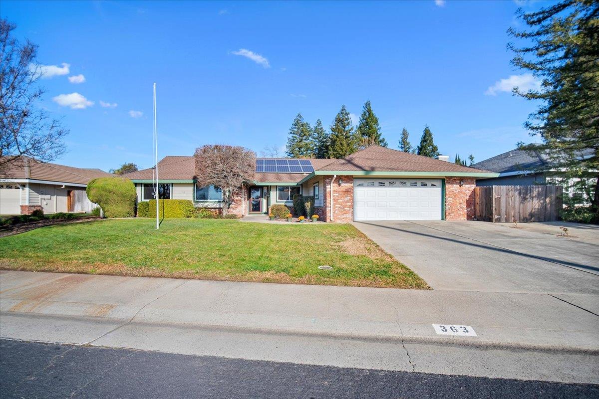 363 Diamond Oaks Road Roseville, CA 95678 - Photo 3 of 51 Unmatched versatility: expansive yard with dedicated space for multiple guest vehicles or possibly RV/Boat storage.