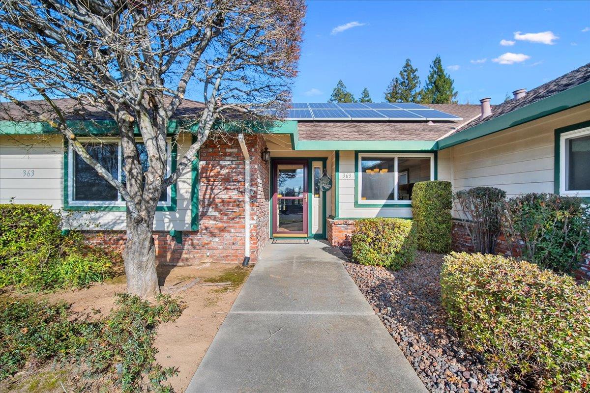 363 Diamond Oaks Road Roseville, CA 95678 - Photo 5 of 51 Front door entrance with security glass screen. Immaculately maintained landscaped yard.