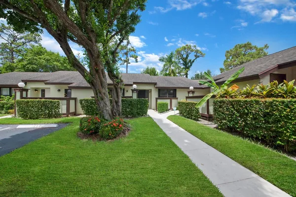 $219,000 | 248 Brandywine Court, Royal Palm Beach, FL 33411