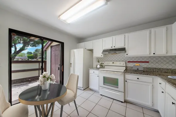 $219,000 | 248 Brandywine Court, Royal Palm Beach, FL 33411