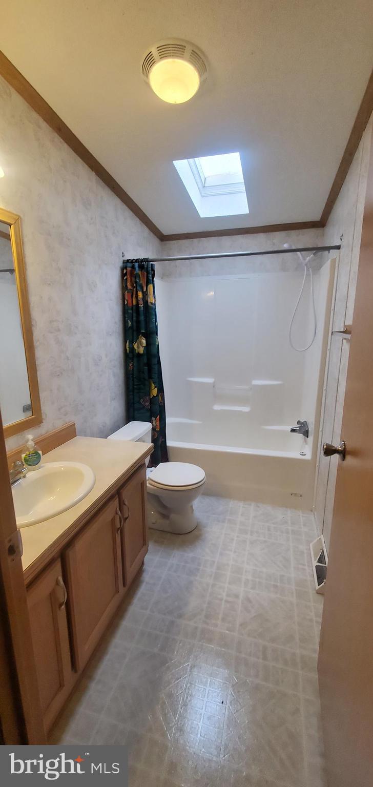 6 Kenneth Drive Rising Sun, MD 21911 - Photo 16 of 18 Hallway bathroom