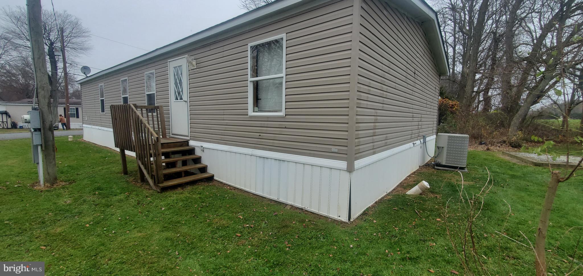 6 Kenneth Drive Rising Sun, MD 21911 - Photo 18 of 18 Small side deck