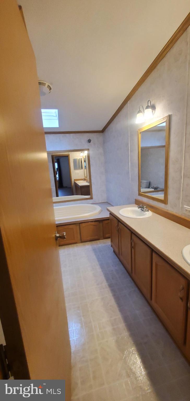 6 Kenneth Drive Rising Sun, MD 21911 - Photo 10 of 18 Bathroom for main bedroom