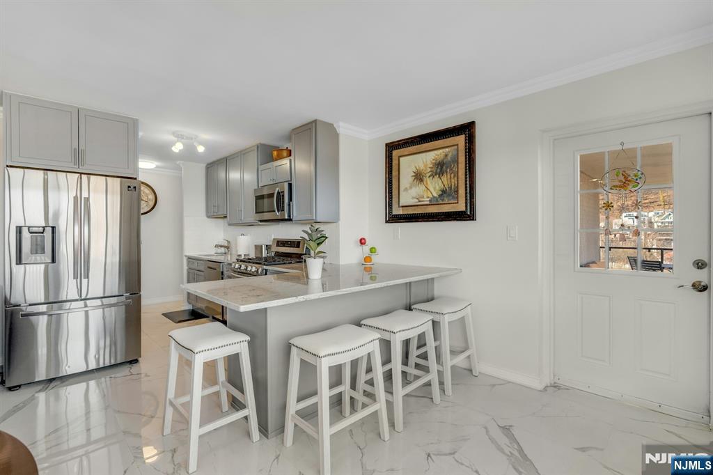 1203 River Road, Unit 8B Edgewater, NJ 07020 - Photo 15 of 40