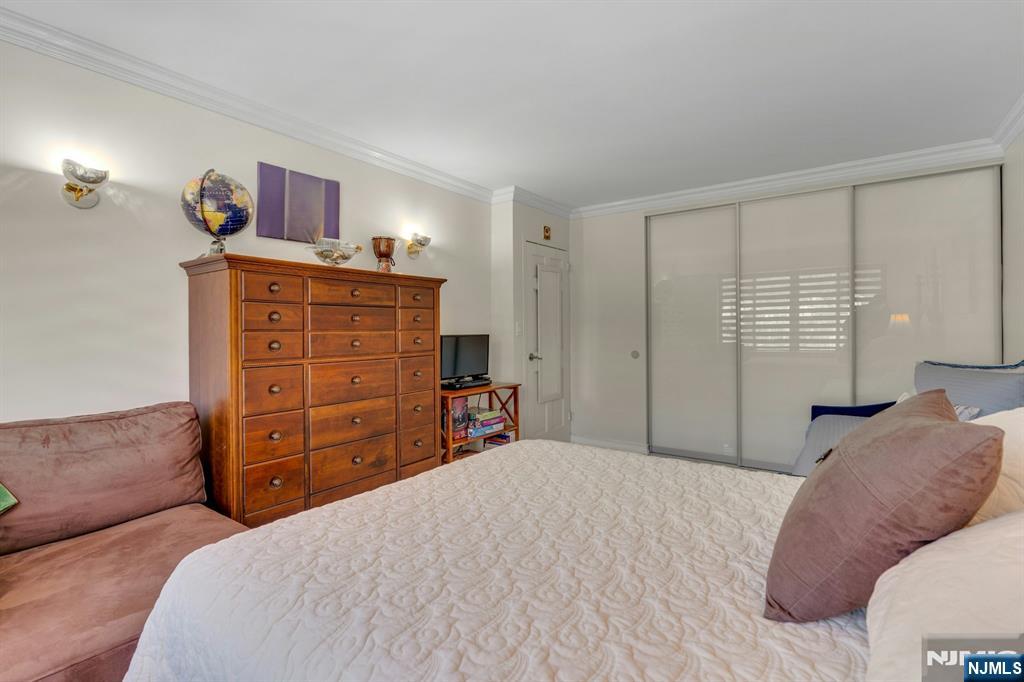 1203 River Road, Unit 8B Edgewater, NJ 07020 - Photo 24 of 40