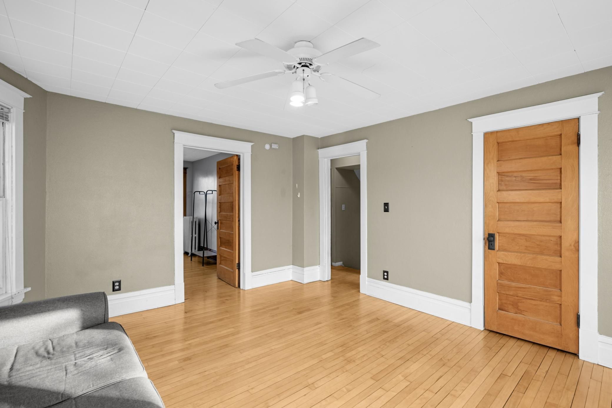 671 South Canton Street St. Paul, MN 55102 - Photo 4 of 26