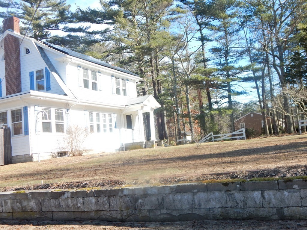 11 Gault Road Wareham, MA 02576 - Photo 3 of 23