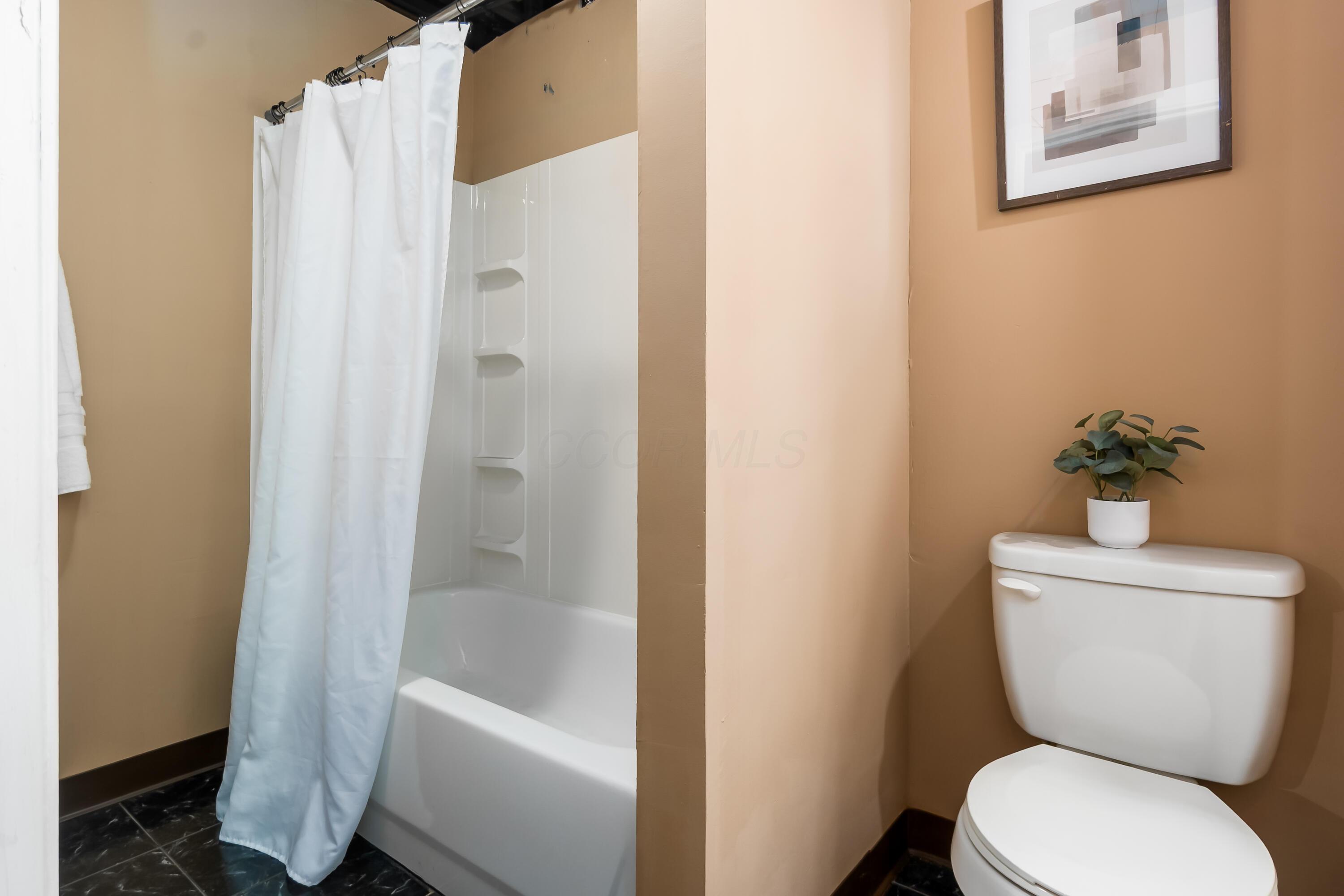 5839 Castleknock Road Dublin, OH 43016 - Photo 40 of 47 Lower level full bath