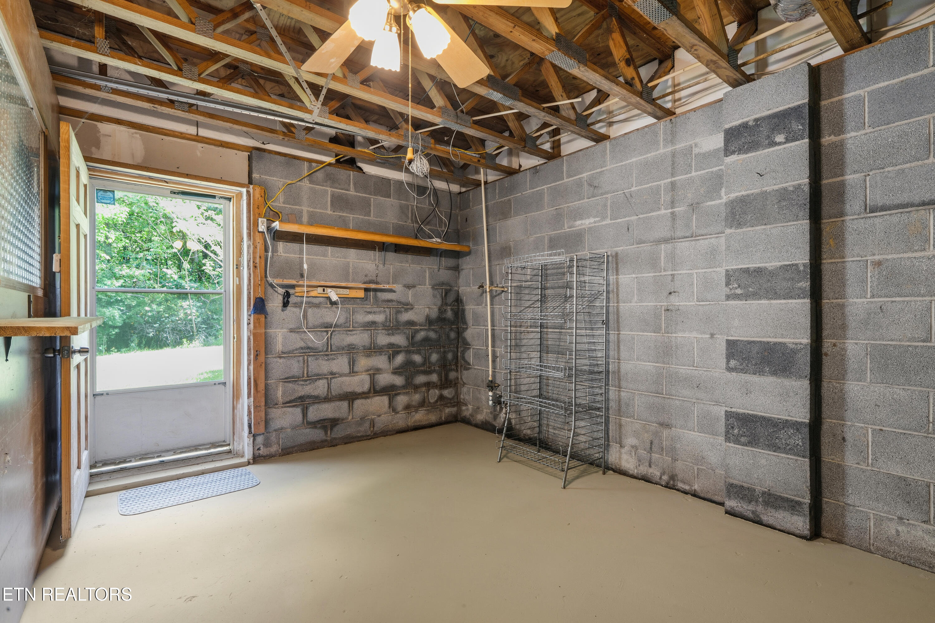 2135 Belt Road Knoxville, TN 37920 - Photo 36 of 41 DSC09205