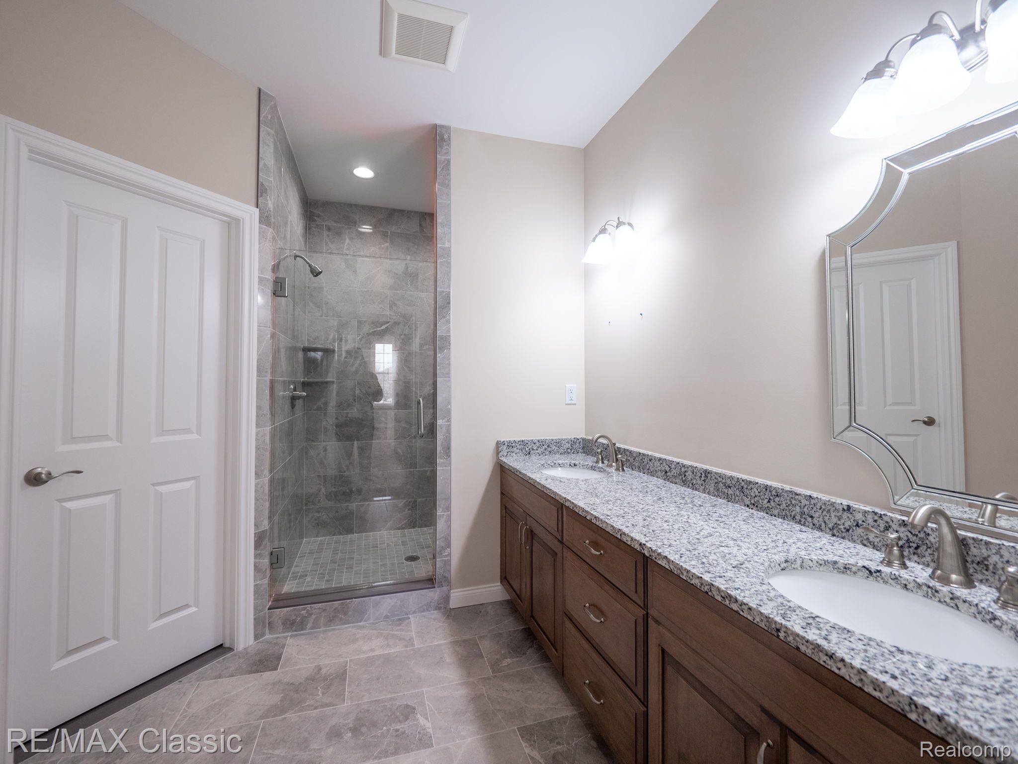 33185 McCann Road Rockwood, MI 48173 - Photo 13 of 24 Gallery Image 13