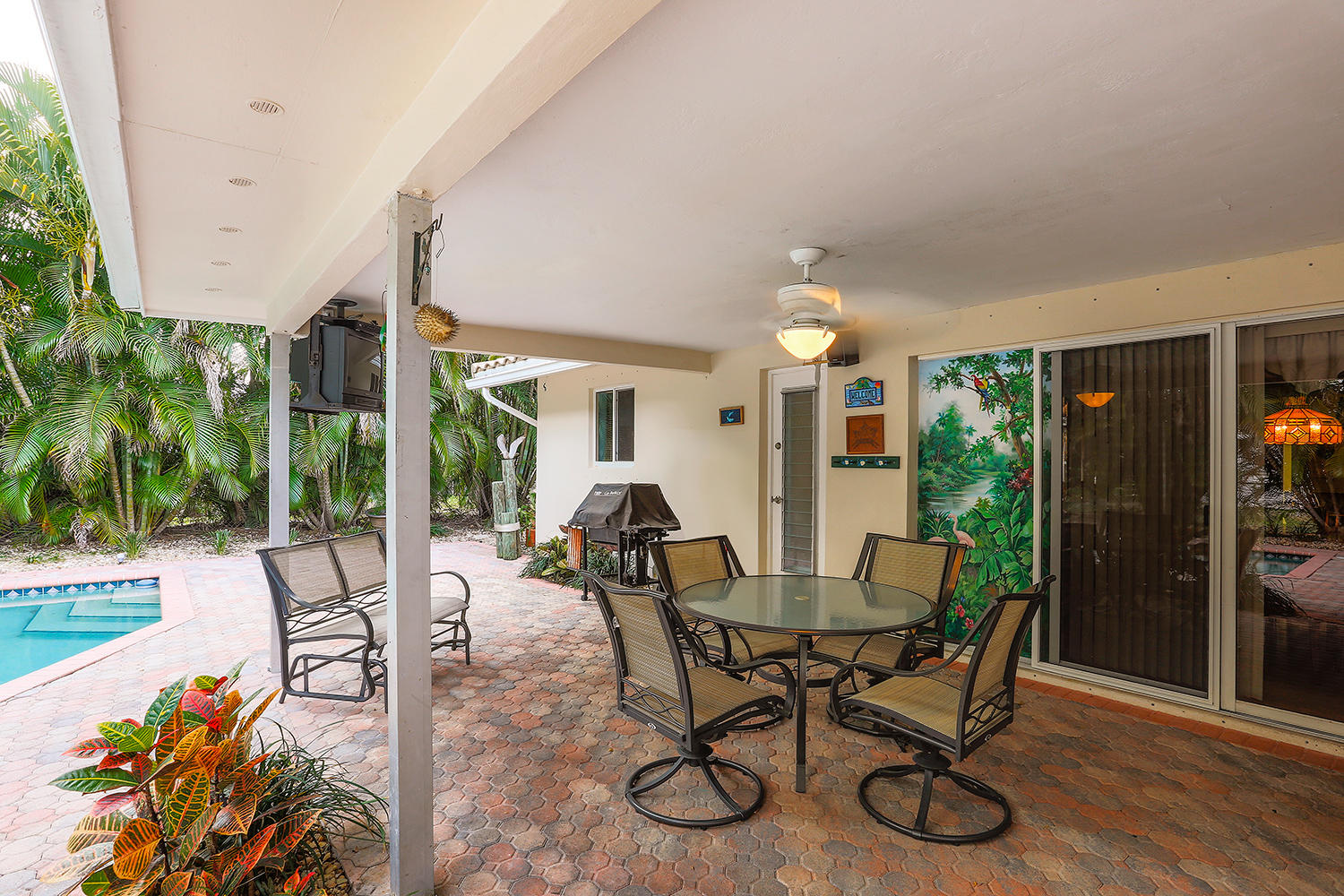 1169 Southwest 14th Street Boca Raton, FL 33486 - Photo 20 of 22 19_CoveredPatio.jpg