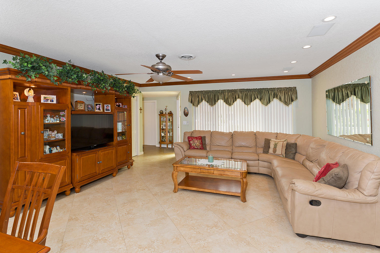 1169 Southwest 14th Street Boca Raton, FL 33486 - Photo 5 of 22 04_Livingroom_Entrance.jpg