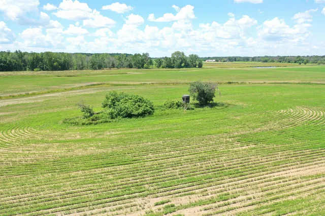 $1,050,000 | Poehlman Road, New London, WI 54961