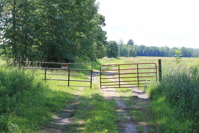$1,050,000 | Poehlman Road, New London, WI 54961