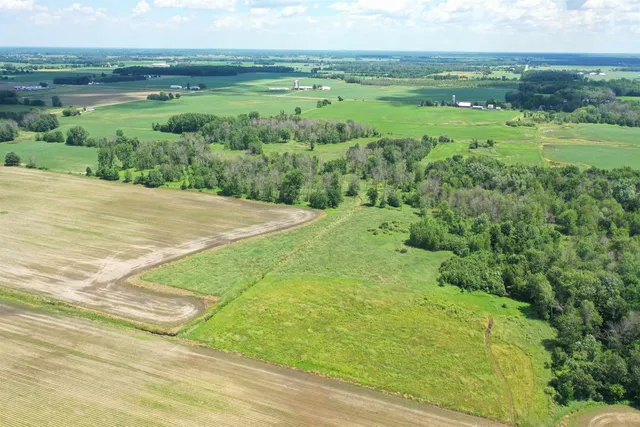 $1,050,000 | Poehlman Road, New London, WI 54961