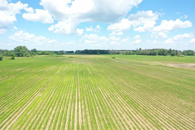 $1,050,000 | Poehlman Road, New London, WI 54961