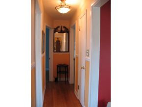 400 Sioux Road Bristol, VA 24201 - Photo 11 of 17 Main Hallway