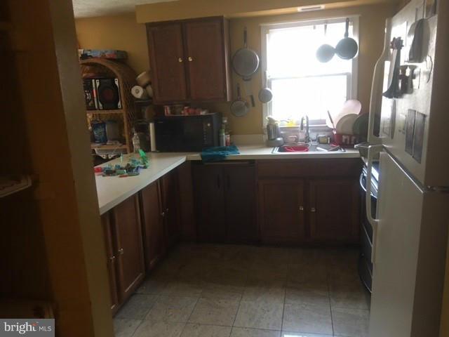 13101 North Point Lane Laurel, MD 20708 - Photo 5 of 23 Kitchen