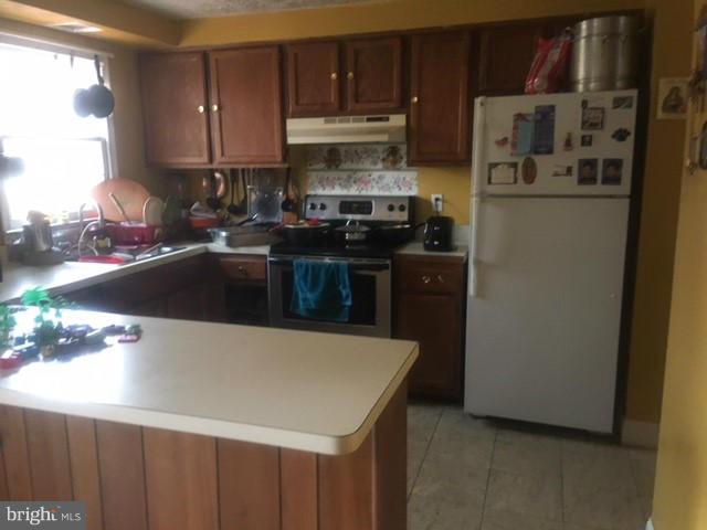 13101 North Point Lane Laurel, MD 20708 - Photo 8 of 23 Kitchen