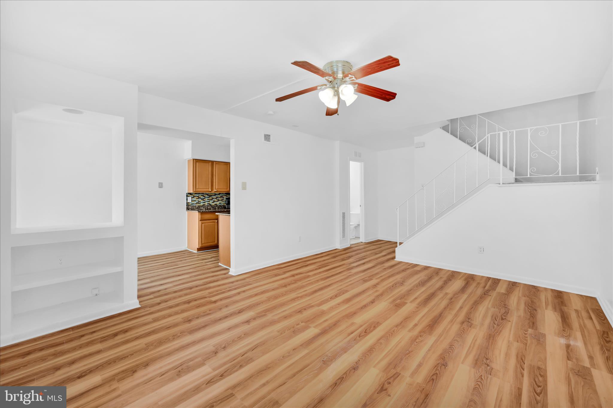 9001 Ridge Avenue, Unit 46 Philadelphia, PA 19128 - Photo 6 of 29 Living Area