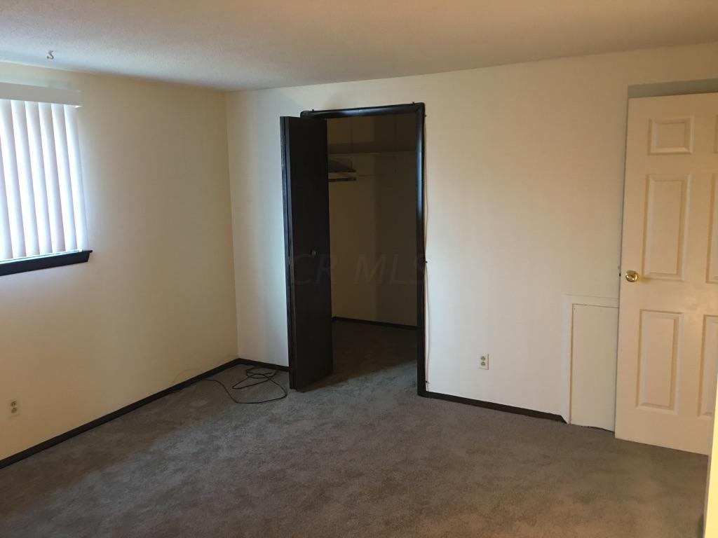 2227 Noe Bixby Road Columbus, OH 43232 - Photo 5 of 19 Gallery Image 5