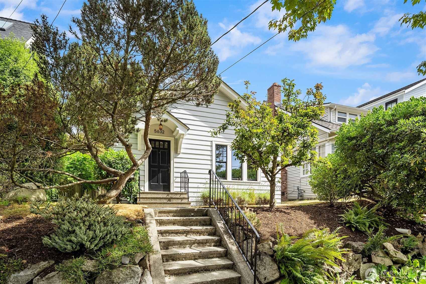 5632 Keystone Place North Seattle, WA 98103 - Photo 2 of 36 Gallery Image 2