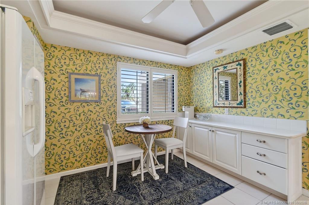 5152 Southeast Club Way, Unit 104 Stuart, FL 34997 - Photo 19 of 43 Eat In Kitchen