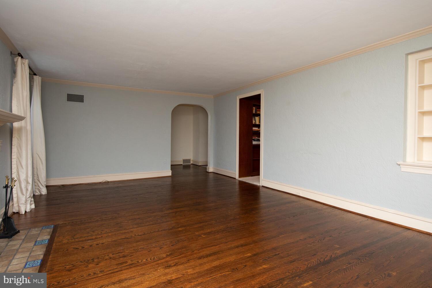317 Fisher Road Jenkintown, PA 19046 - Photo 15 of 60 Living Room