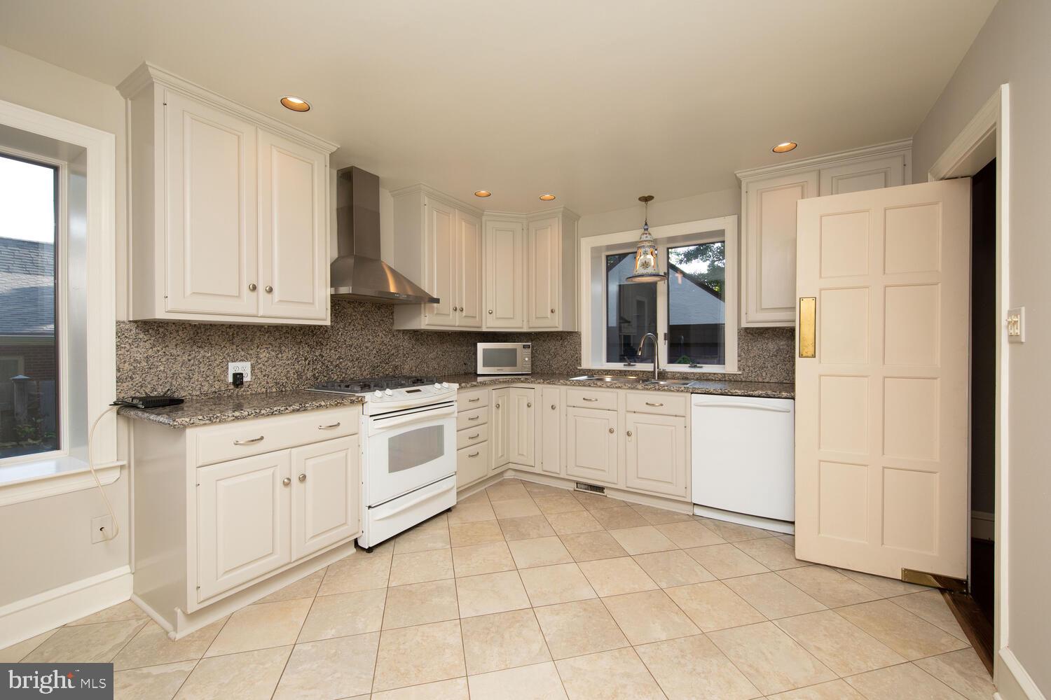 317 Fisher Road Jenkintown, PA 19046 - Photo 24 of 60 Kitchen