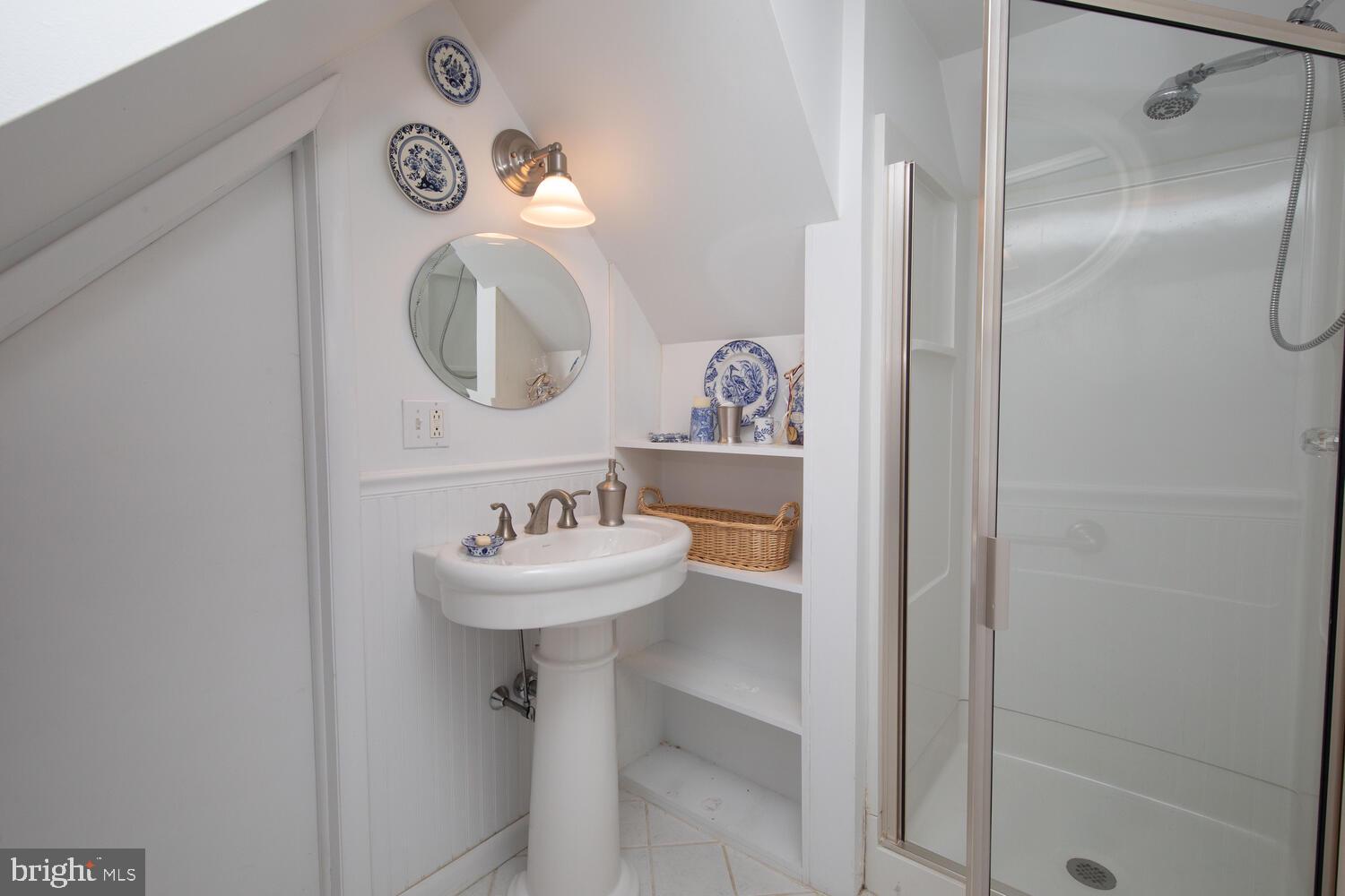 317 Fisher Road Jenkintown, PA 19046 - Photo 42 of 60 3rd Floor En Suite Bathroom