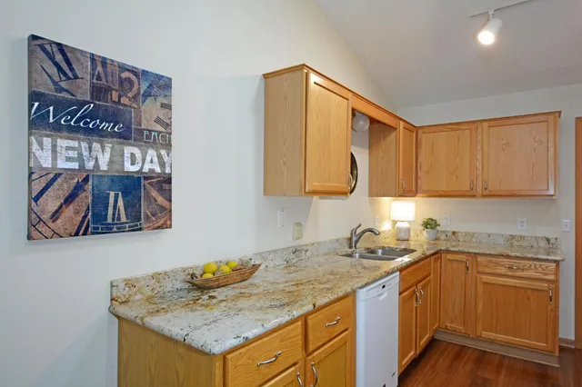 $279,900 | 6463 Brook Lane, Savage, MN 55378