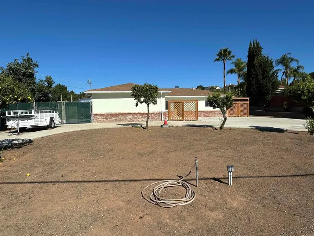 $913,500 | 2445 South Stage Coach Lane, Fallbrook, CA 92028